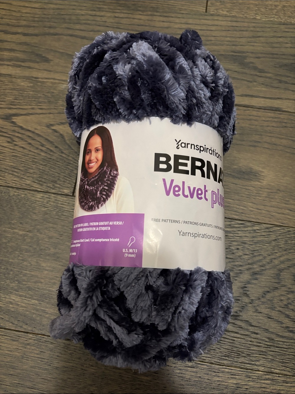 Bernat Velvet Plush Chunky Yarn Indigo Velvet 300g Crochet Soft Knit Fiber craft